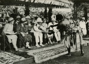 スバ、フィジー。マッコウクジラのタブア歯の提示... 1927、1937。 作： Unbekannt