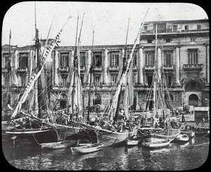 岸壁、メッシーナ港、シチリア島、イタリア、19世紀後半または20世紀初頭 作： Unbekannt