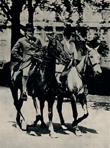 1916年、1945年にイギリスに戻った。 作： Unbekannt