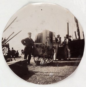 「ビーチフォトグラファー」1890年頃 作： Unbekannt