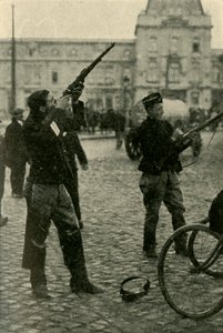 ベルギー軍のサイクリストがドイツの飛行機で射撃した、第一次世界大戦、1914-1918、c1920。 作： Unbekannt