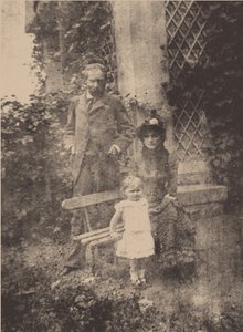 ベルトモリゾ、夫のウジェーヌマネと娘のジュリー、1881年頃 作： Unbekannt