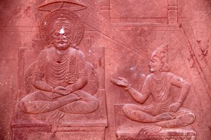 ヒンドゥー寺院に刻まれたバガヴァッド・ギーター：クリシュナとアルジュナの対話 ブリンダヴァン・インデ 作： Unbekannt