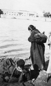 ビスティスまたは水運搬船、バスラ、イラク、1917〜1919年 作： Unbekannt