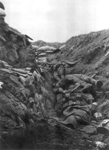 1916年4月9日、フランス、ヴェルダン、モートオムの塹壕の身体 作： Unbekannt