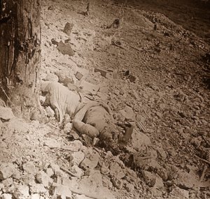 死んだ兵士の体、c1914-c1918 作： Unbekannt