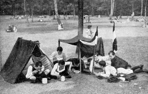 キャンプする男の子、ベルリン、ドイツ、1922 作： Unbekannt