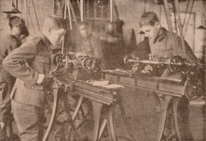 シェルパーツを作るブラッドフィールドカレッジの男の子、バークシャー、c1916 1928 作： Unbekannt