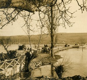フランス北部のダニーでムーズ川に架かる橋、c1914-c1918 作： Unbekannt