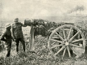 1919年にドイツ人の火を引き付けるためのフィールドのイギリスのダミー銃。 作： Unbekannt
