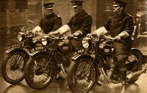 BSAバイクに関するイギリスの警察、1931年、1933年。 作： Unbekannt