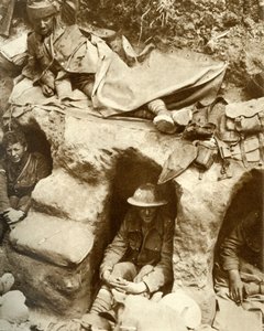 フランス、シープヴァルウッドの塹壕にいるイギリス兵、第一次世界大戦、1916年、1935年。 作： Unbekannt