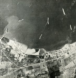 マルタ沿岸沖のイギリス軍艦、第二次世界大戦、1940-1942 1944。 作： Unbekannt
