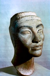 ネフェルティティの胸像、エジプト、紀元前1375年 作： Unbekannt
