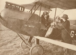 1927年に27-60 HPの蛾の軽飛行機でゴルフリンクに空路で 作： Unbekannt