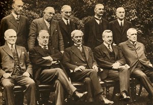 国の内閣、1931年、1933年。 作： Unbekannt