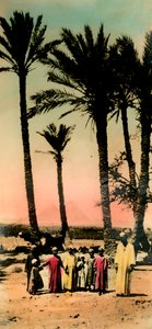 カイロ：ピラミッドの近くの先住民の子供たち、c1918-c1939。 作： Unbekannt