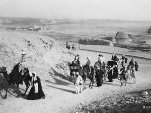 ラクダツアー、ギザ、エジプト、c1920s-c1930s