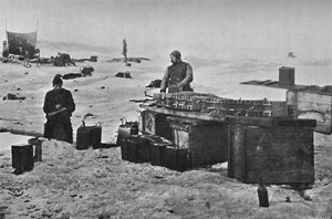 保管する前にアキュムレータを掃除する。 1895年7月、1897年 作： Unbekannt