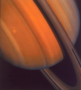 1981年の土星リングのクローズアップ 作： Unbekannt