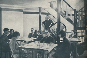 乗客と素晴らしい中央制御のキャビンのための快適さ、c1935 作： Unbekannt