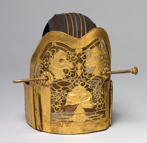 1800年代後半〜1900年代初頭の王室式衣装の王冠。 作： Unbekannt