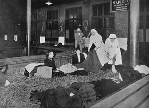 1914年フランスの難民救済ステーション、パリのパリ北駅にある税関 作： Unbekannt