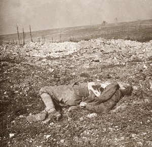 死んだドイツ兵、フランス北部、ヴェルダン、c1914-c1918。 作： Unbekannt