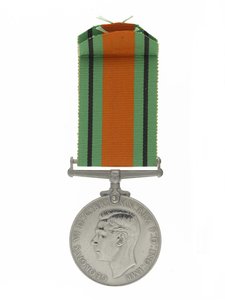 防衛勲章1939-45（ニッケル＆シルク 作： Unbekannt
