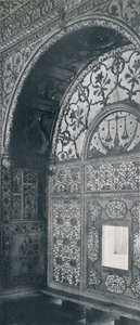 デリー。嘆願書を受け取った正義の鱗彫刻大理石のスクリーン。c1910。 作： Unbekannt