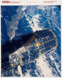 ハッブル宇宙望遠鏡の配備、1990 作： Unbekannt