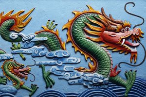 中国寺院の龍の彫刻 プノンペン・カンボジ 作： Unbekannt