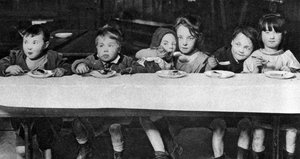 慈善団体、ロンドン、1926-1927によって養われているイーストエンドの子供 作： Unbekannt