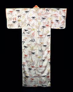 刺繍入り白サテンレディース着物、日本人、江戸時代、1600〜1867年 作： Unbekannt