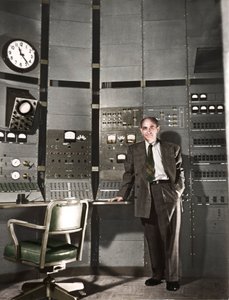 エンリコ・フェルミ、イタリア生まれのアメリカの核物理学者、c1942 作： Unbekannt