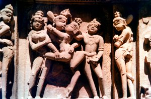 エロティックな彫刻、ヒンドゥー寺院、カジュラホ、インド、950-1050