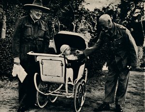 経験は若者と手をつなぐ、1942年、1945年。
