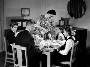 朝食をとる家族（1948年 作： Unbekannt