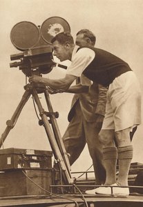 映画制作者-1927年に少年のために毎年開催されているキャンプの1つで映画の記録を作成 作： Unbekannt