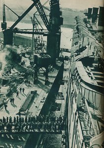 1937年、クライドバンクのジョンブラウンアンドカンパニーズ造船所のフィッティングアウトベイスン 作： Unbekannt
