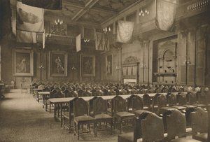 食料品の強力な会社がその宴会を開催する旗吊りの大ホール、c1935。 作： Unbekannt