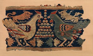 対峙する雄鶏と走っている犬を描いた壁掛けの断片、コプト語、4 ～ 6 世紀。 作： Unbekannt