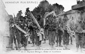 フランス外人部隊が勇敢なアルジェリア、1910年を称える 作： Unbekannt