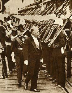 1935年6月1913年6月19日、ポーツマスでプリンスオブウェールズのエドワードとフランスのレイモンドポアンカレ大統領。