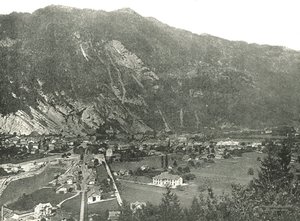 1895年、スイスのインターラーケンの町の概観。 作： Unbekannt