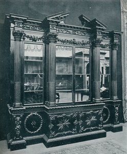 ジョージアンキャビネット、HRHプリンセスオブウェールズの許可を得て複製、1908年。
