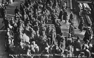 サウスエンドの海でプロイセン警備隊を含むドイツ軍の囚人、c1914-1915 作： Unbekannt