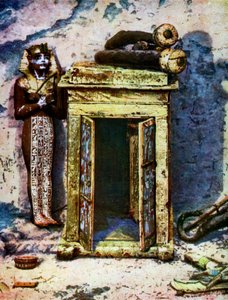 エジプト、1933年〜1934年のツタンカーメン墓の前墓にある黄金の神社 作： Unbekannt