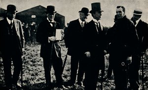 グラハムホワイトとチャーチル氏、1910年、1945年。 作： Unbekannt