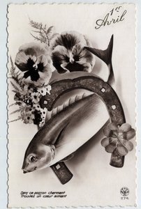 4月1日のグリーティングカード：魚、蹄鉄、四つ葉の葉、そして思い - ポストカード 19世紀末～20世紀初頭 作： Unbekannt
